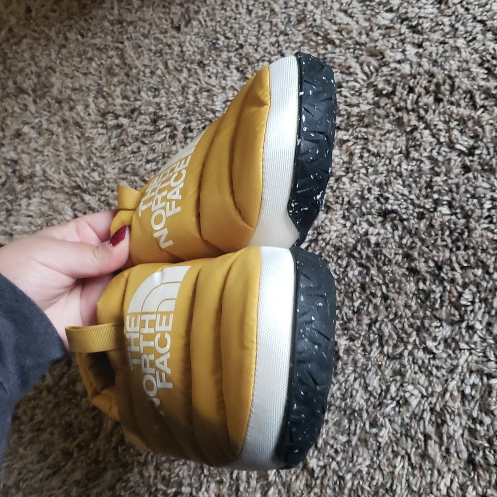 SOLD! The North Face Thermoball Women's Shoes - Picture 3 of 8